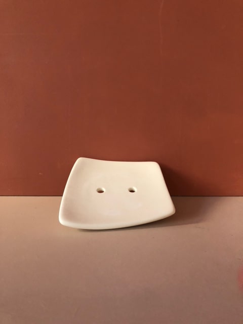 Des formats utilisable chez forma : pose-savon, tasse, assiette, pot de fleurs ...